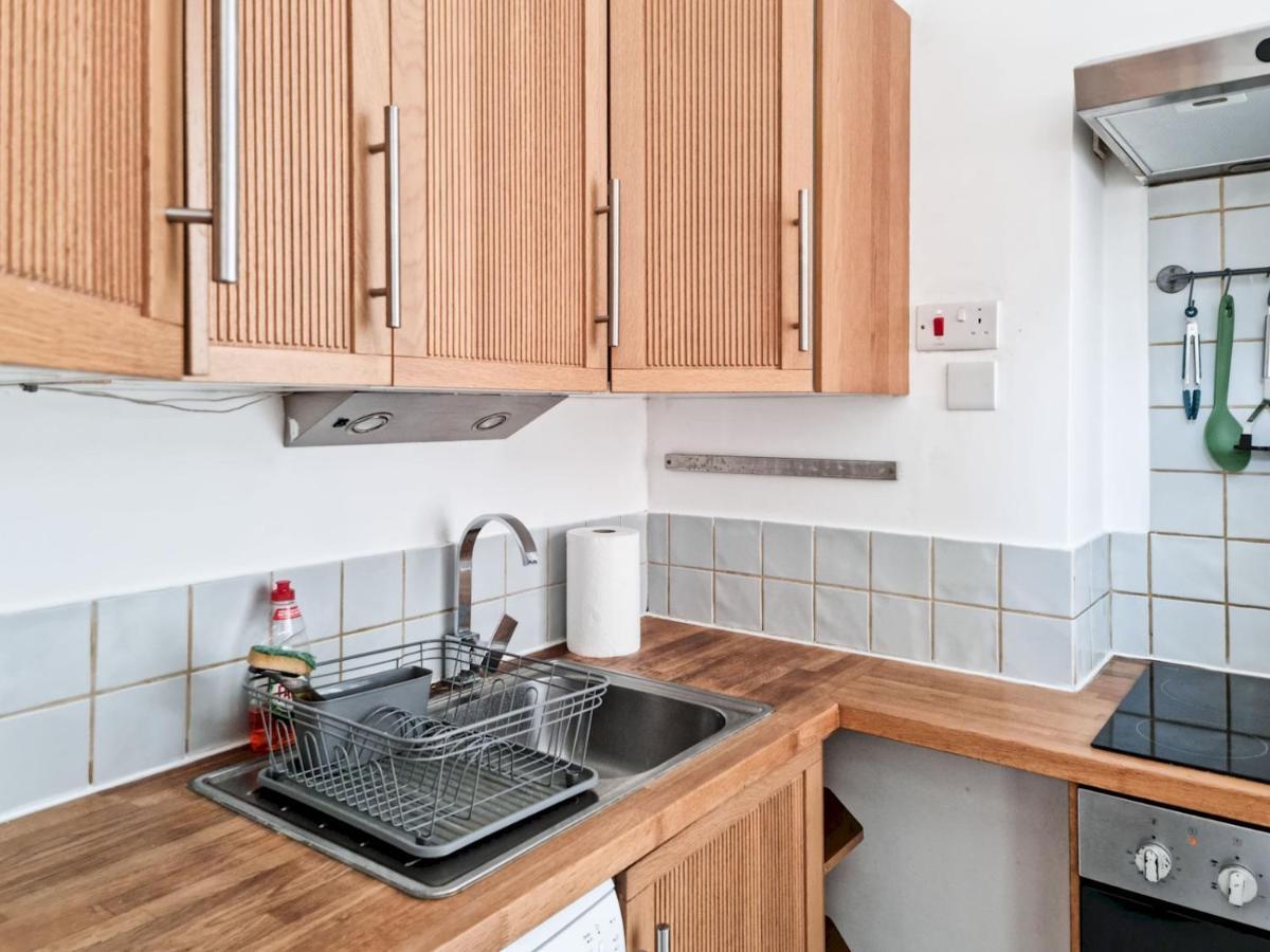 Pass The Keys Wimbledon Hideaway Apartment London Exterior photo
