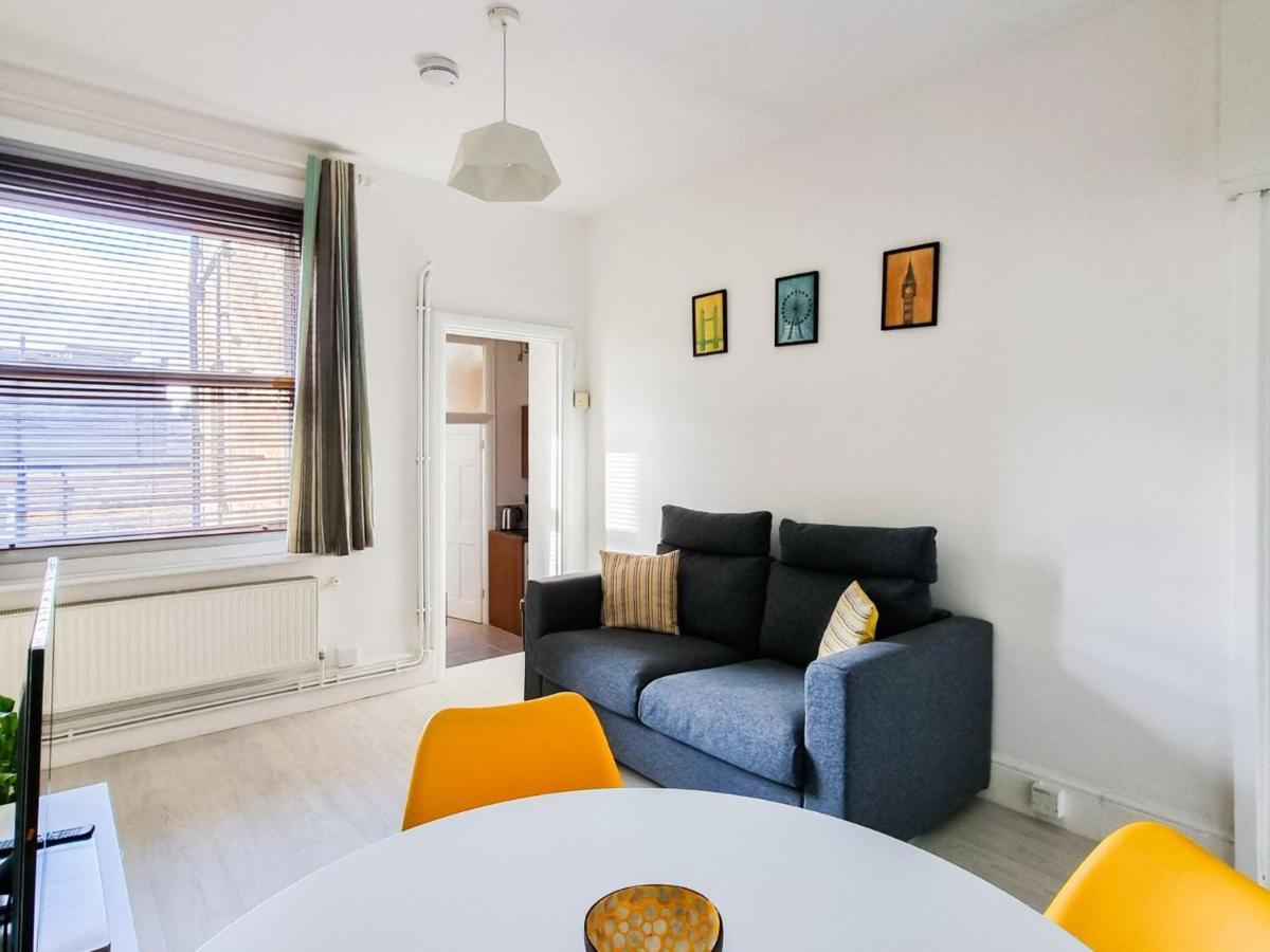 Pass The Keys Wimbledon Hideaway Apartment London Exterior photo